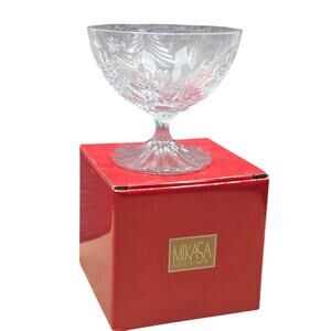 VTG Mikasa Clear Crystal Glass Plate Christmas Tree Pattern Footed Dessert Dish